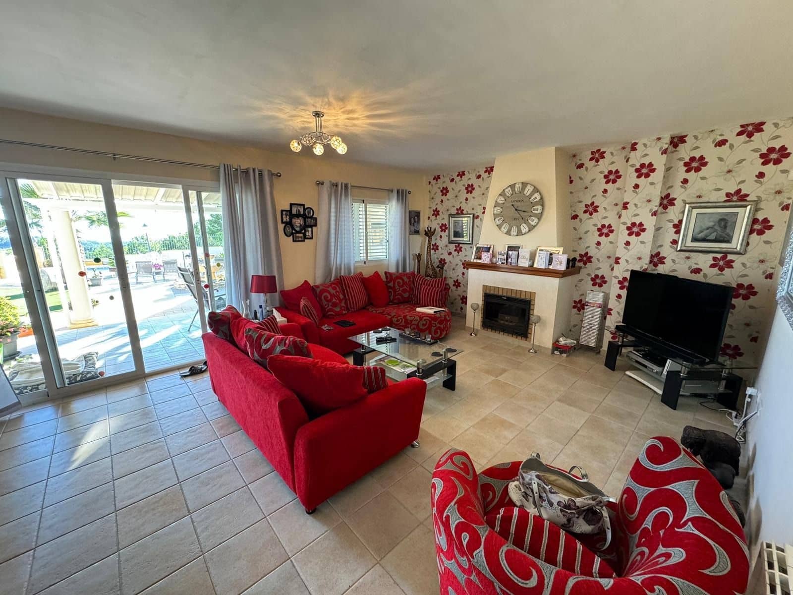 5 makuuhuone Huvila myytävänä paikassa Finestrat mukana uima-altaan 
autotalli - 595 000 € (Ref: 7936567)