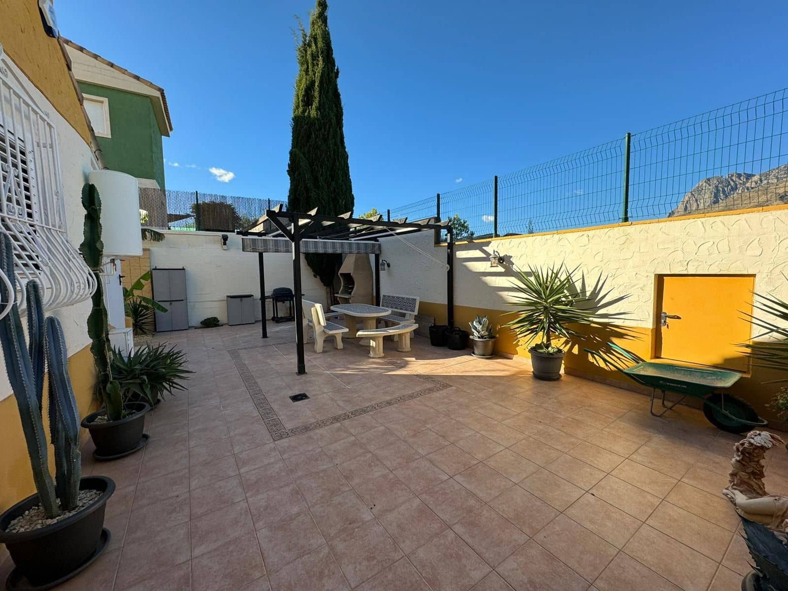 5 makuuhuone Huvila myytävänä paikassa Finestrat mukana uima-altaan 
autotalli - 595 000 € (Ref: 7936567)