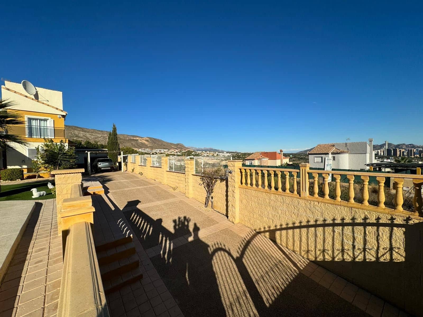 5 makuuhuone Huvila myytävänä paikassa Finestrat mukana uima-altaan 
autotalli - 595 000 € (Ref: 7936567)