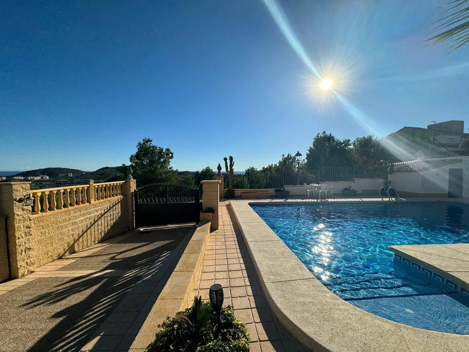 5 makuuhuone Huvila myytävänä paikassa Finestrat mukana uima-altaan 
autotalli - 595 000 € (Ref: 7936567)