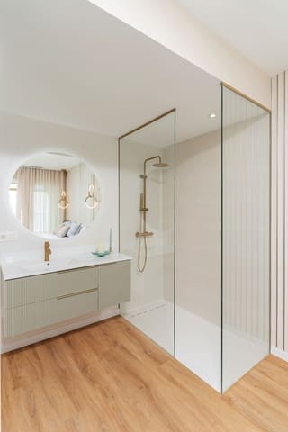 3 bedroom Apartment for sale in Benidorm with pool garage - € 1,105,000 (Ref: 7954653)