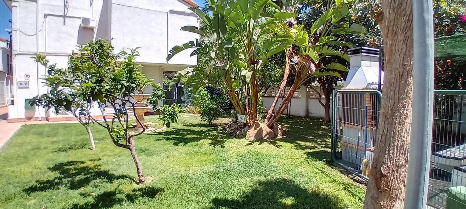 2 soverom Kjedet enebolig til salgs i Benidorm med svømmebasseng - € 235 000 (Ref: 8268814)