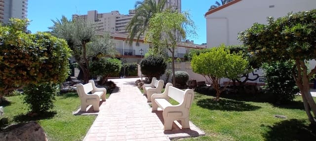 2 soverom Kjedet enebolig til salgs i Benidorm med svømmebasseng - € 235 000 (Ref: 8268814)