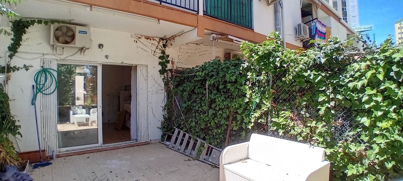 2 soverom Kjedet enebolig til salgs i Benidorm med svømmebasseng - € 235 000 (Ref: 8268814)