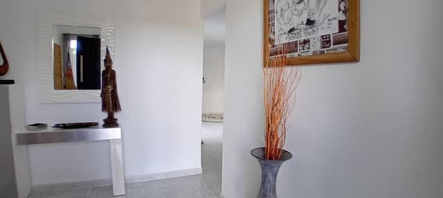 3 makuuhuone Huvila myytävänä paikassa La Nucia mukana uima-altaan 
autotalli - 495 000 € (Ref: 8289003)