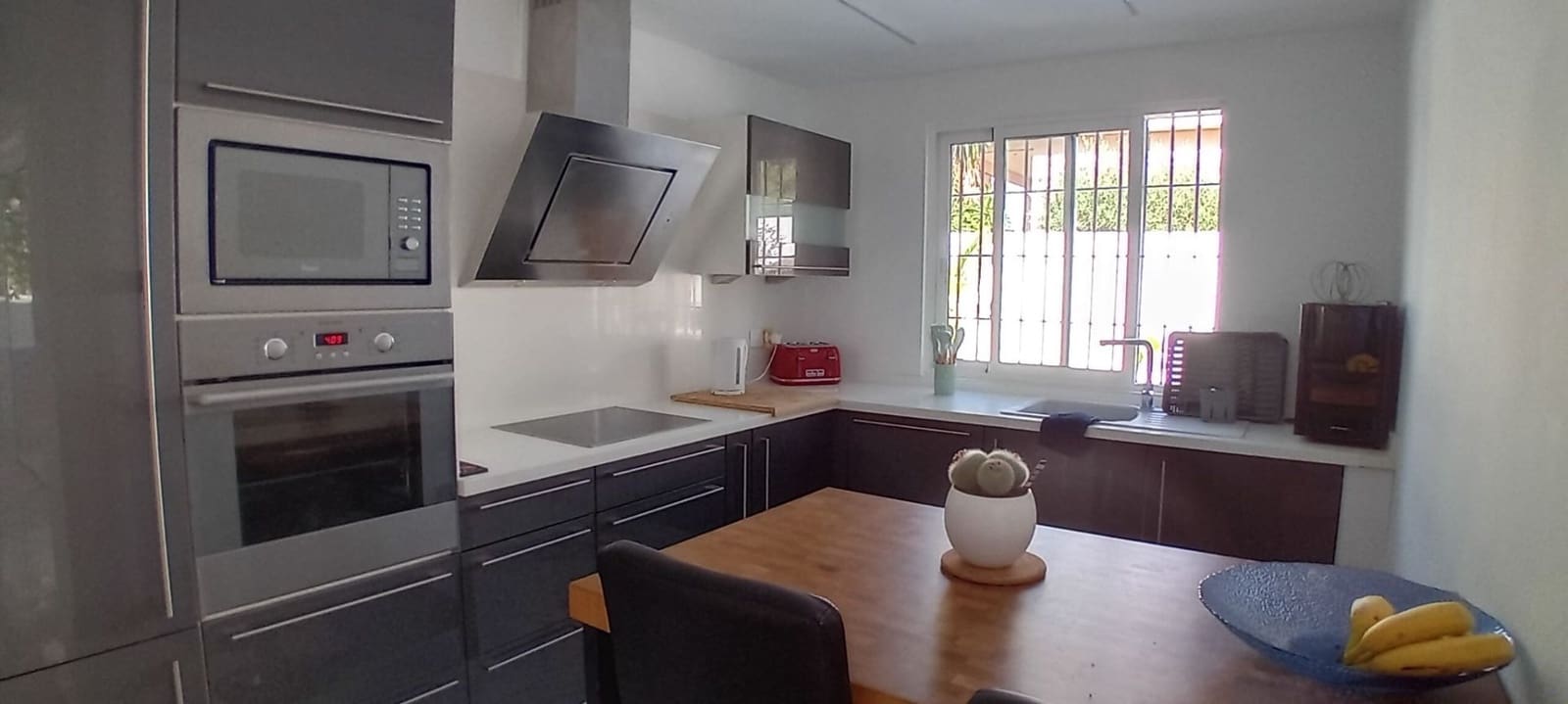 3 makuuhuone Huvila myytävänä paikassa La Nucia mukana uima-altaan 
autotalli - 495 000 € (Ref: 8289003)