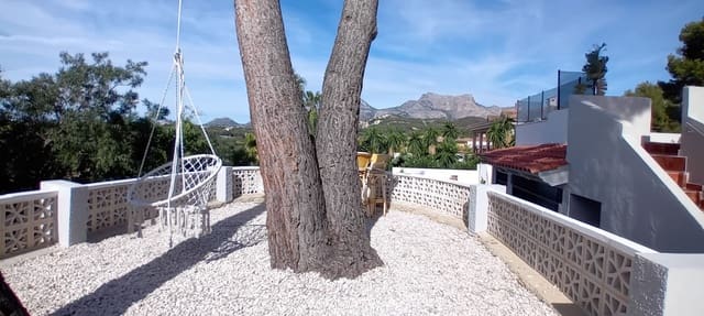 3 makuuhuone Huvila myytävänä paikassa La Nucia mukana uima-altaan 
autotalli - 495 000 € (Ref: 8289003)