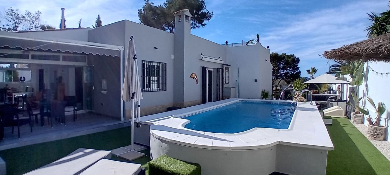 3 makuuhuone Huvila myytävänä paikassa La Nucia mukana uima-altaan 
autotalli - 495 000 € (Ref: 8289003)