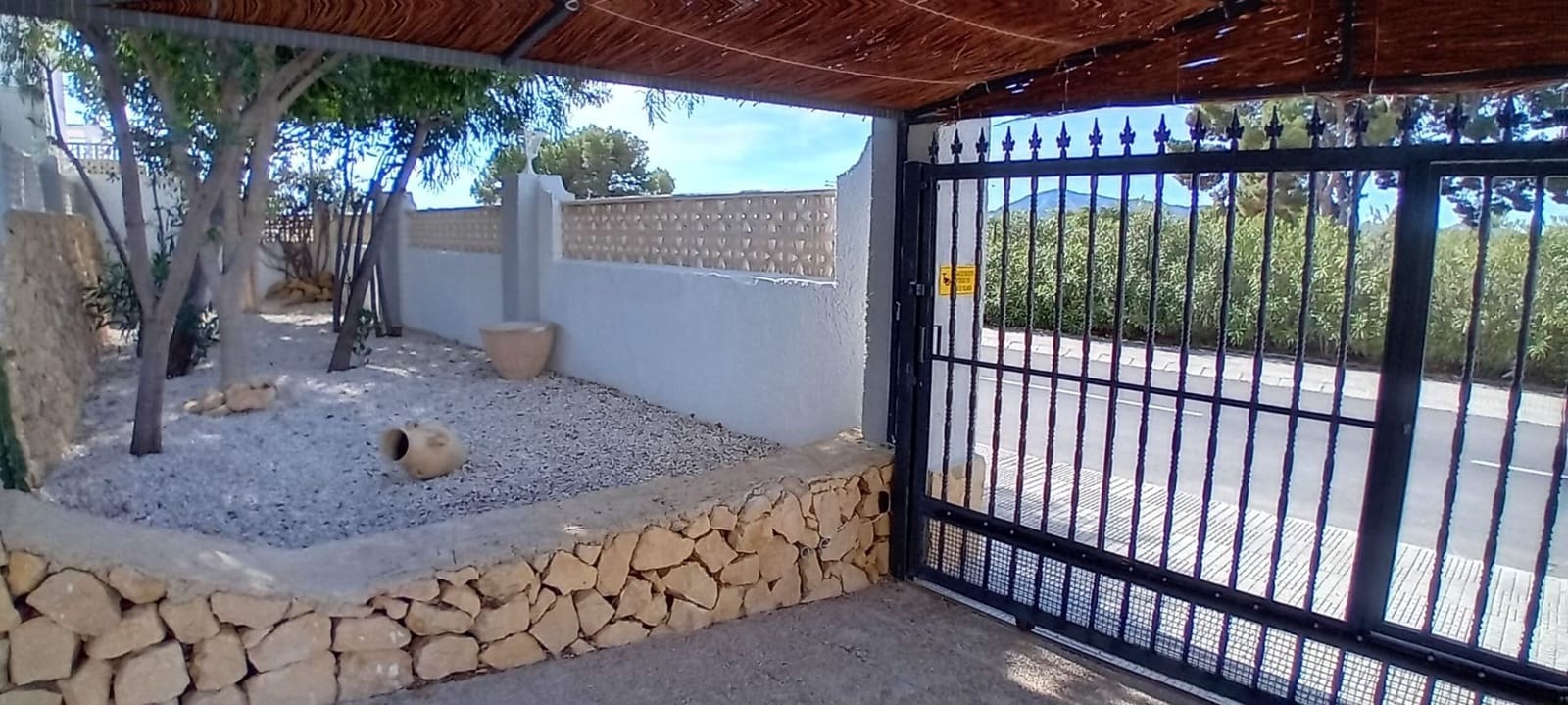 3 makuuhuone Huvila myytävänä paikassa La Nucia mukana uima-altaan 
autotalli - 495 000 € (Ref: 8289003)