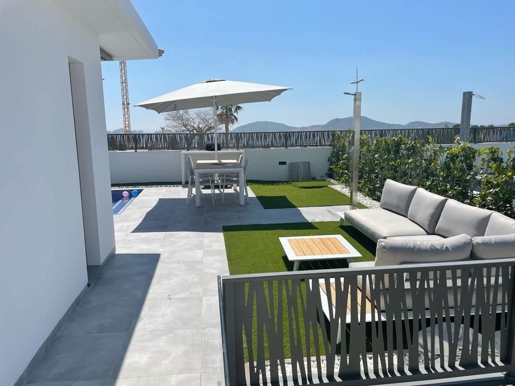 4 makuuhuone Huvila myytävänä paikassa Finestrat mukana uima-altaan 
autotalli - 699 000 € (Ref: 8324290)