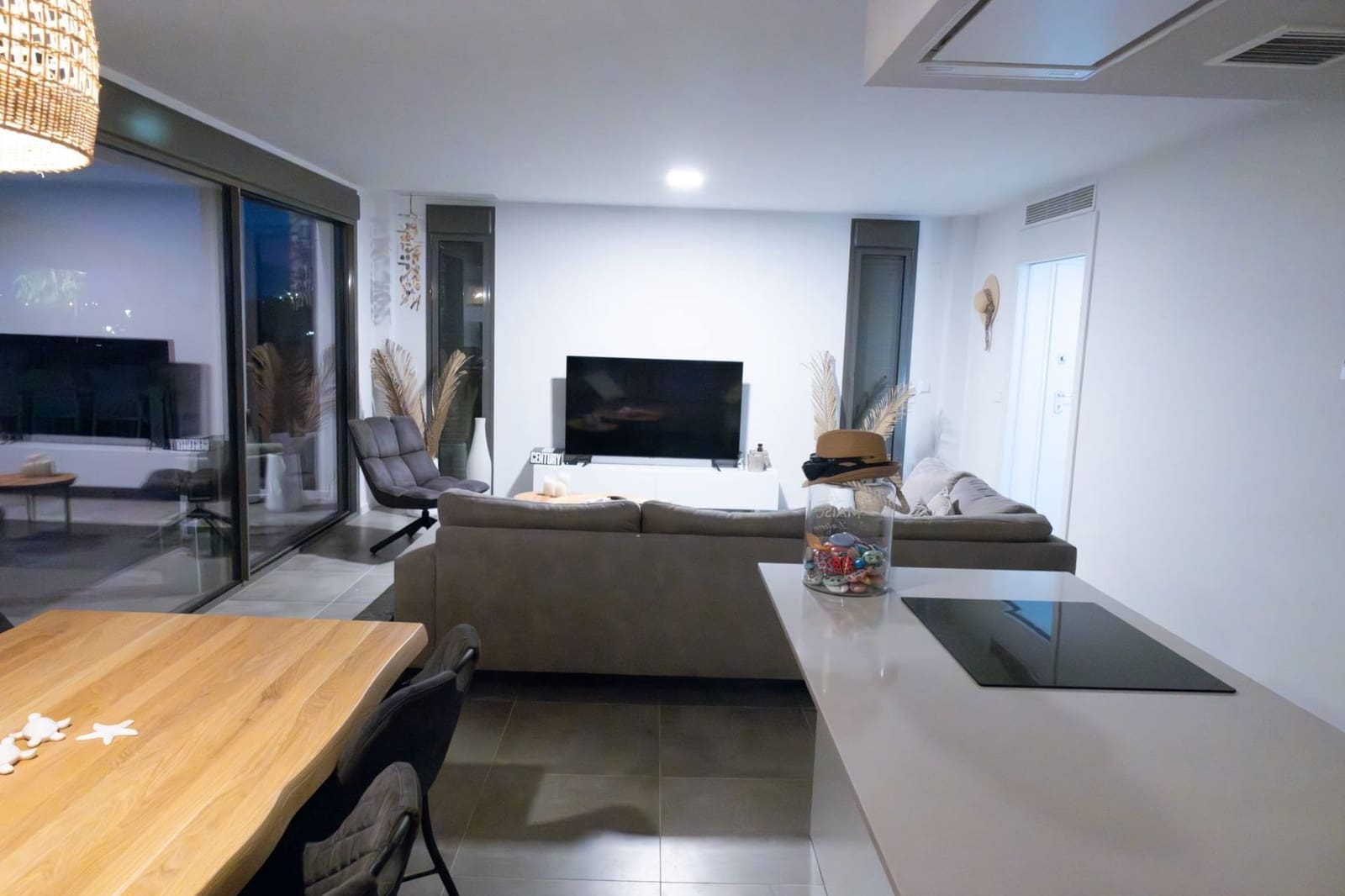 4 makuuhuone Huvila myytävänä paikassa Finestrat mukana uima-altaan 
autotalli - 699 000 € (Ref: 8324290)