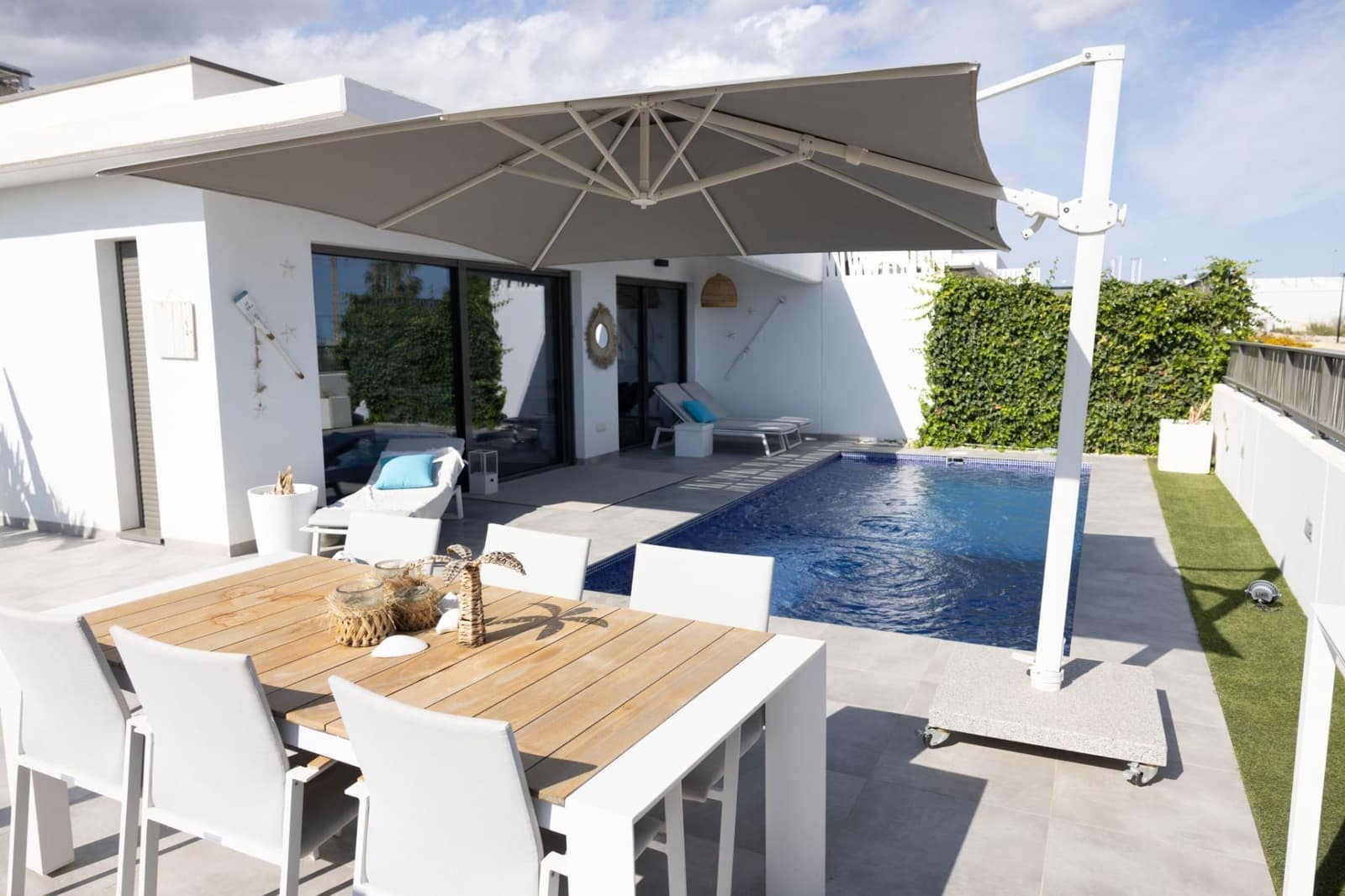 4 makuuhuone Huvila myytävänä paikassa Finestrat mukana uima-altaan 
autotalli - 699 000 € (Ref: 8324290)