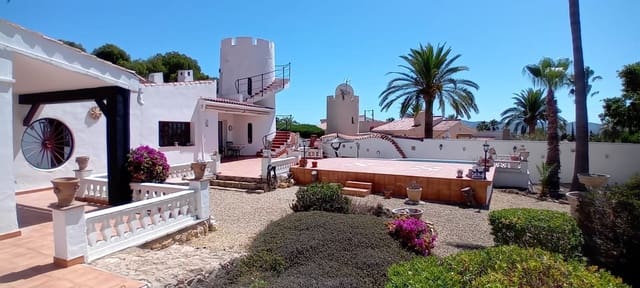 5 soverom Villa til salgs i La Nucia med svømmebasseng garasje - € 525 000 (Ref: 8438349)