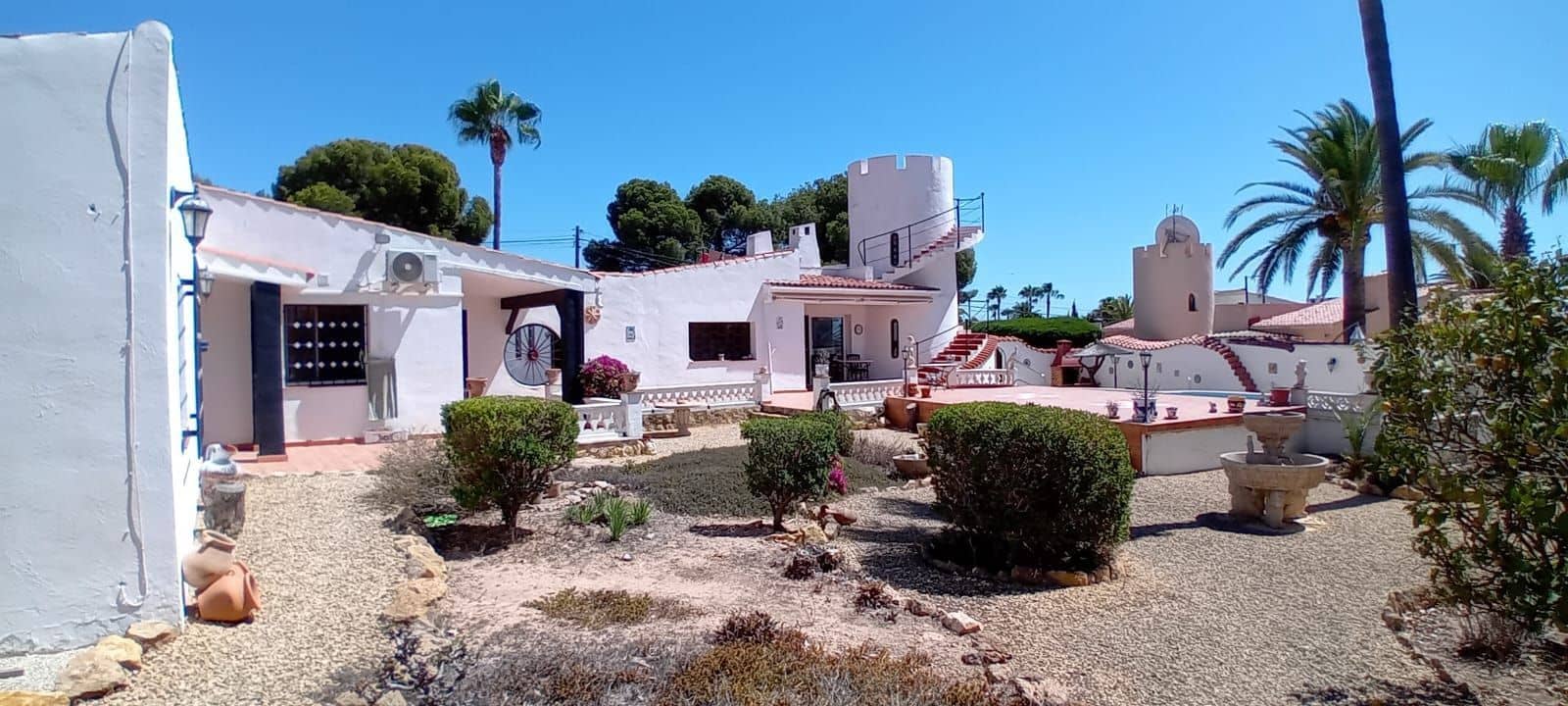 5 bedroom Villa for sale in La Nucia with pool garage - € 525,000 (Ref: 8438349)