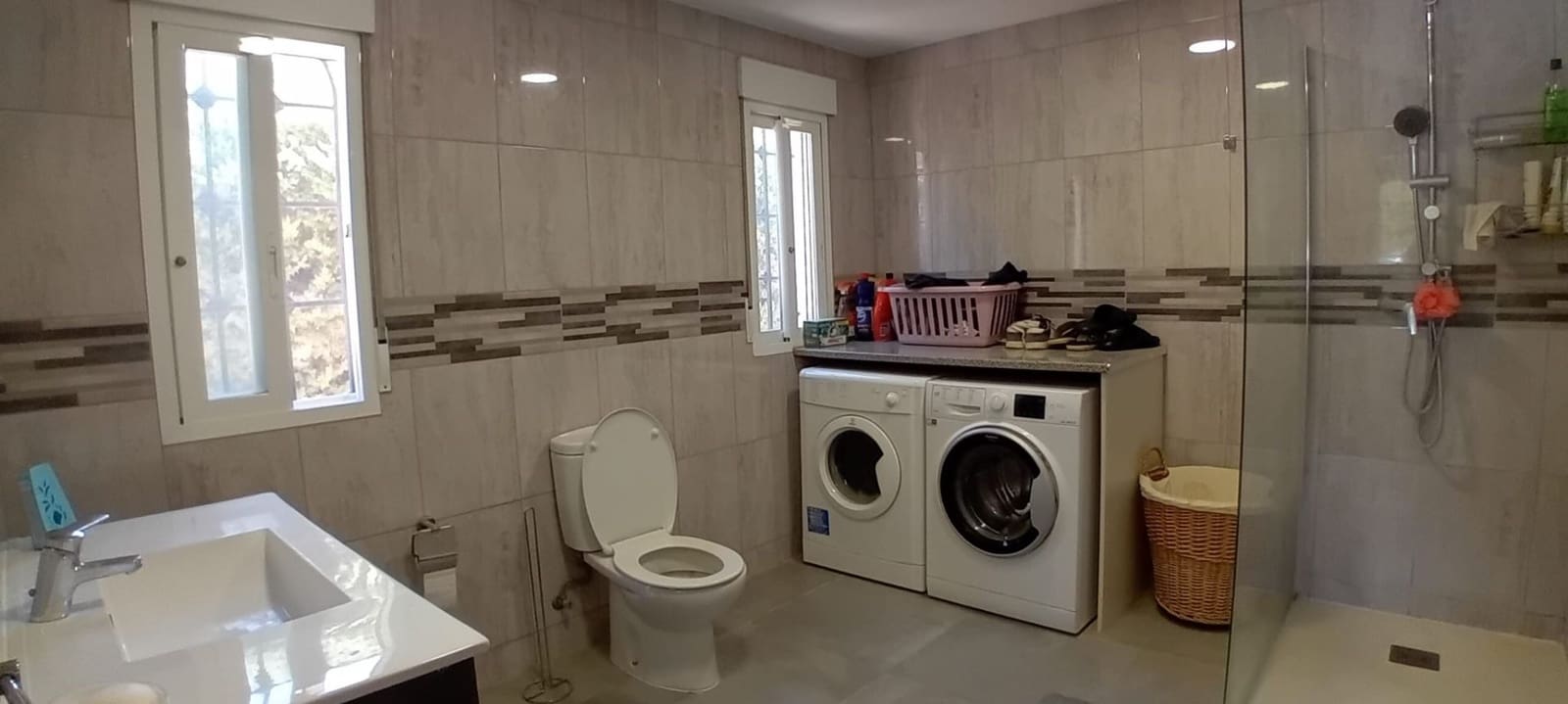 5 bedroom Villa for sale in La Nucia with pool garage - € 525,000 (Ref: 8438349)