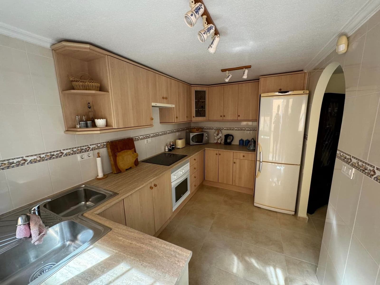 5 chambre Villa/Maison à vendre à La Majada avec piscine garage - 298 000 € (Ref: 8572130)