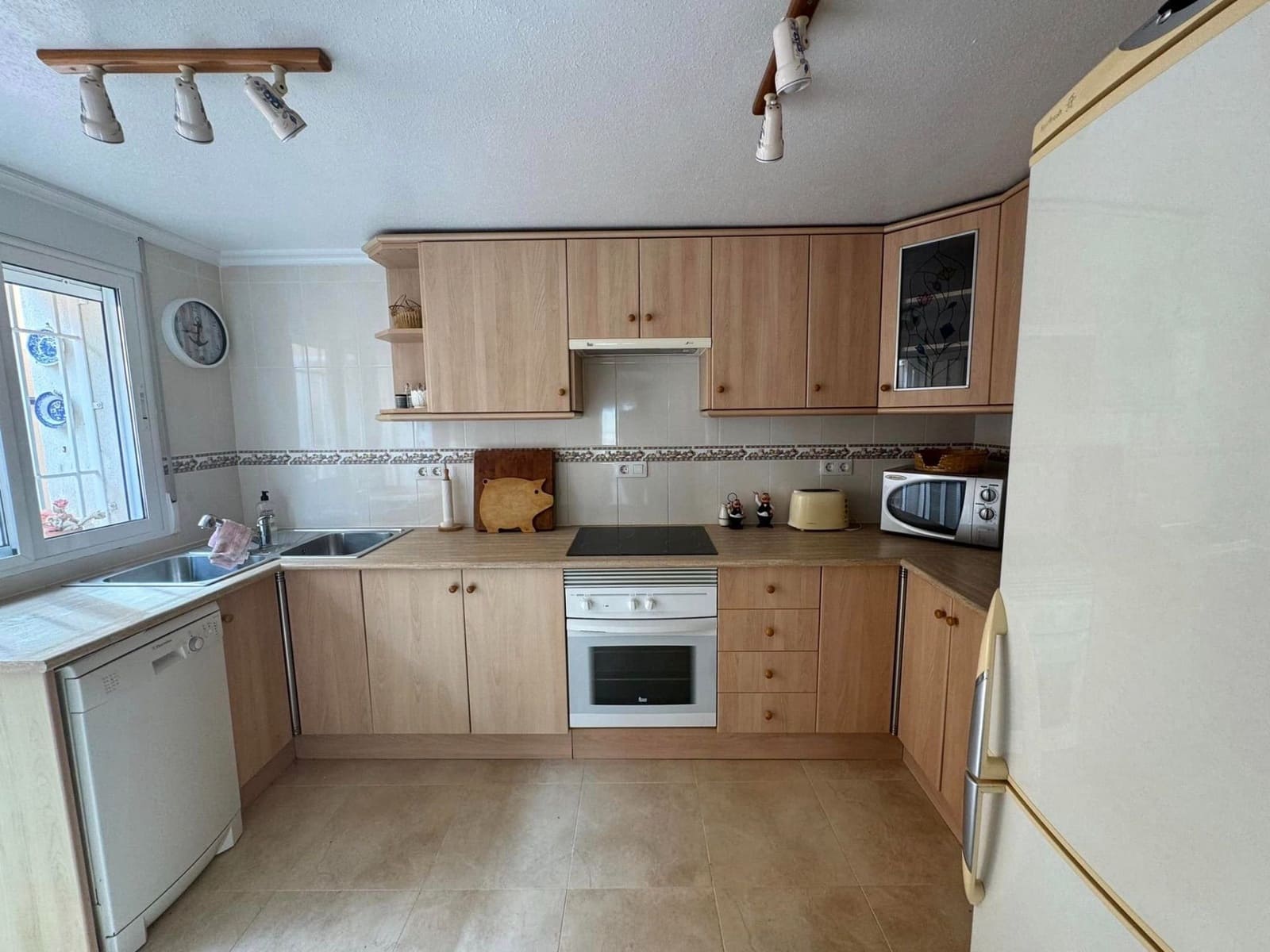 5 chambre Villa/Maison à vendre à La Majada avec piscine garage - 298 000 € (Ref: 8572130)