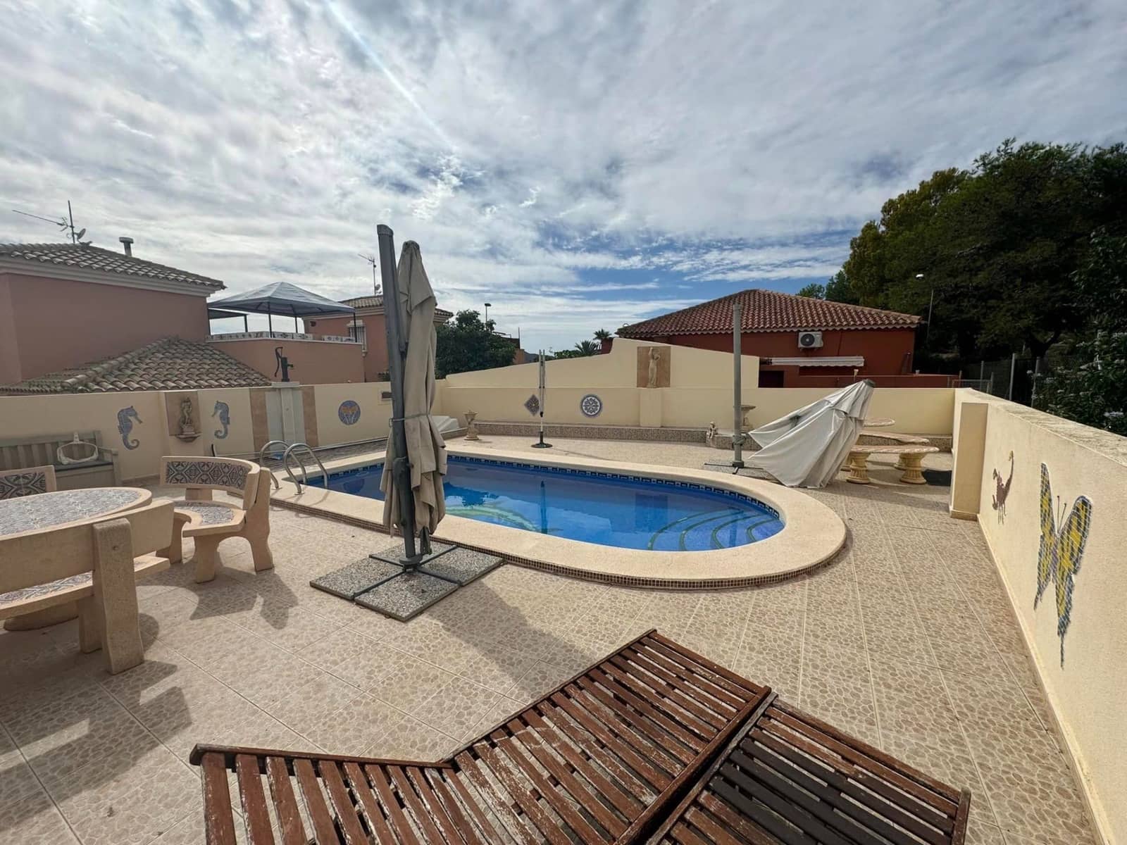5 chambre Villa/Maison à vendre à La Majada avec piscine garage - 298 000 € (Ref: 8572130)