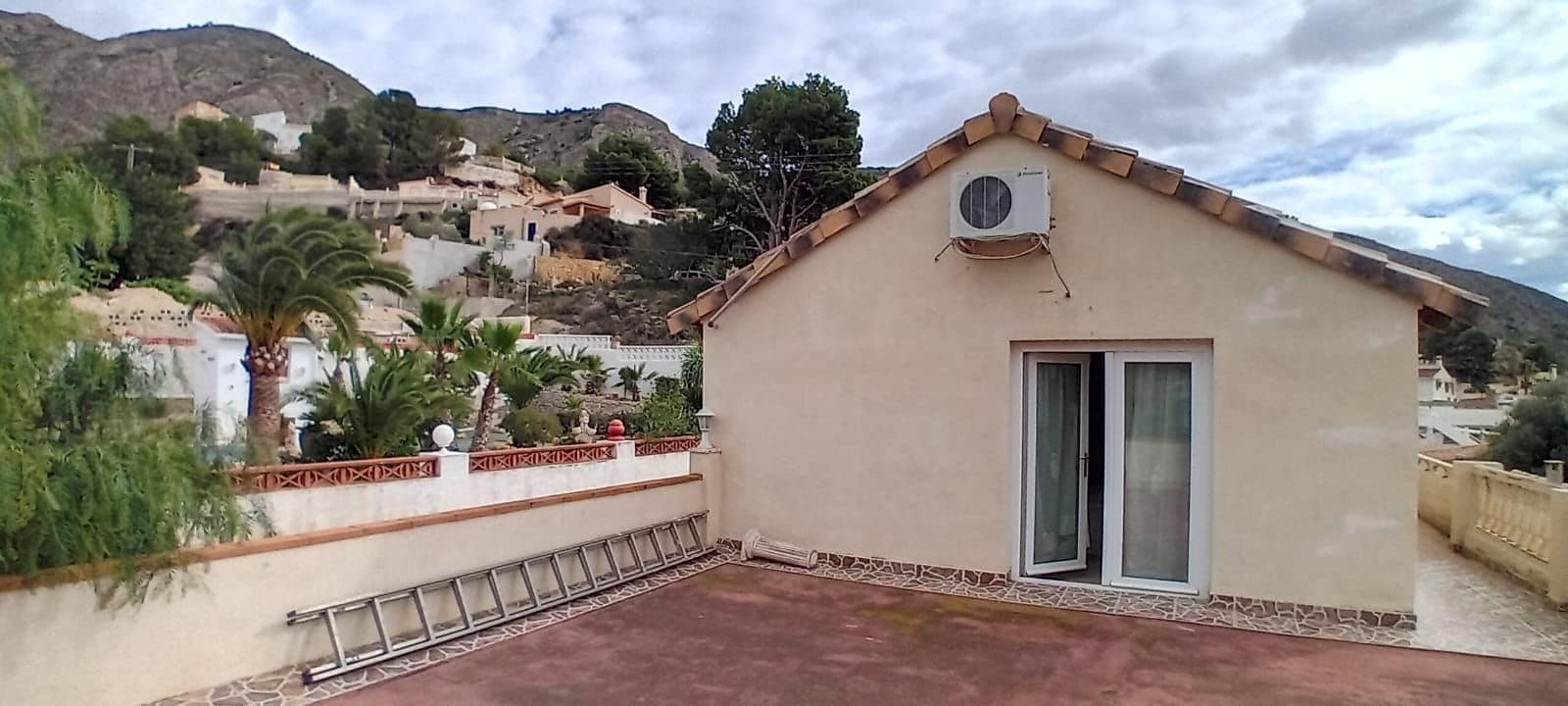 5 soveværelse Villa til salg i Orxeta med swimmingpool garage - € 365.000 (Ref: 8662052)