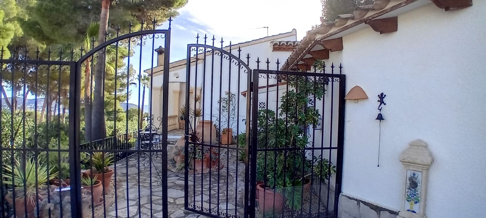 4 bedroom Villa for sale in Teulada with pool garage - € 695,000 (Ref: 8681993)