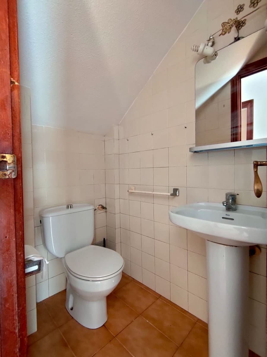 2 soverom Kjedet enebolig til salgs i Benidorm med svømmebasseng - € 229 000 (Ref: 8815446)