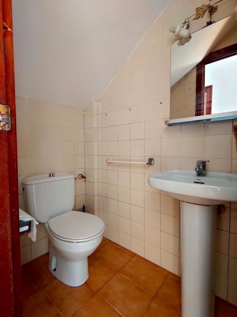 2 soverom Kjedet enebolig til salgs i Benidorm med svømmebasseng - € 229 000 (Ref: 8815446)