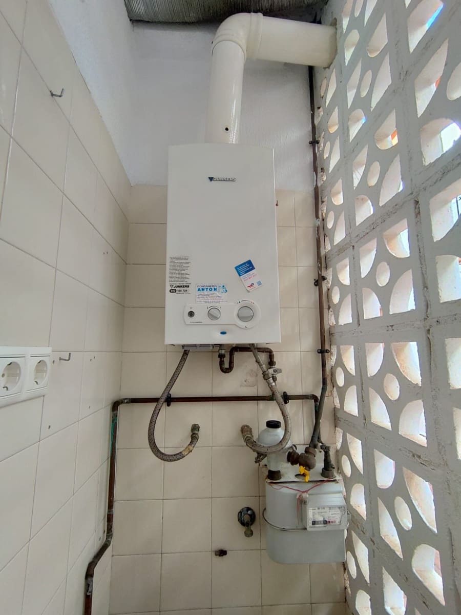 2 soverom Kjedet enebolig til salgs i Benidorm med svømmebasseng - € 229 000 (Ref: 8815446)