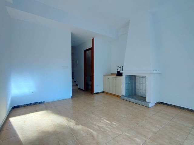 2 soverom Kjedet enebolig til salgs i Benidorm med svømmebasseng - € 229 000 (Ref: 8815446)