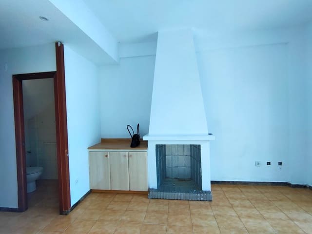 2 soverom Kjedet enebolig til salgs i Benidorm med svømmebasseng - € 229 000 (Ref: 8815446)