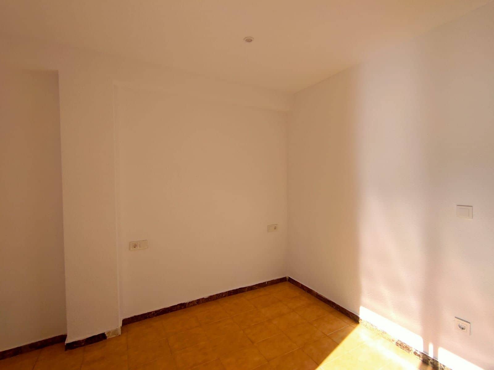 2 soverom Kjedet enebolig til salgs i Benidorm med svømmebasseng - € 229 000 (Ref: 8815446)