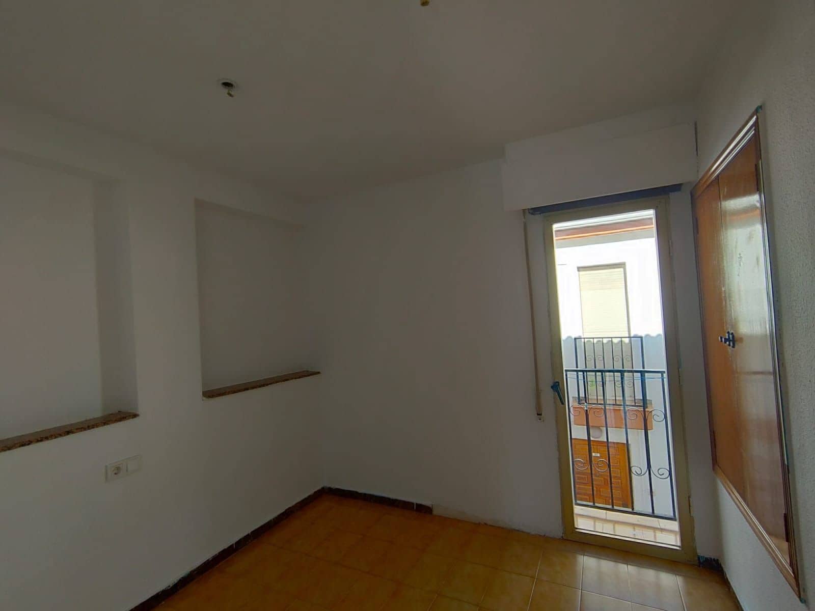 2 soverom Kjedet enebolig til salgs i Benidorm med svømmebasseng - € 229 000 (Ref: 8815446)