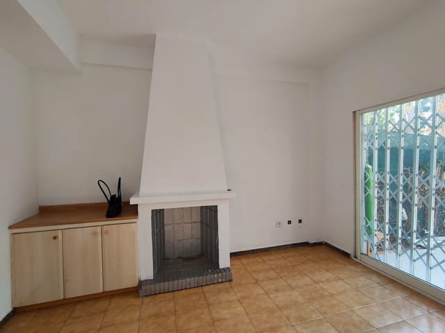 2 soverom Kjedet enebolig til salgs i Benidorm med svømmebasseng - € 229 000 (Ref: 8815446)