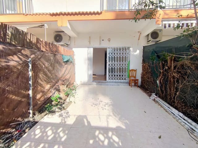 2 soverom Kjedet enebolig til salgs i Benidorm med svømmebasseng - € 229 000 (Ref: 8815446)