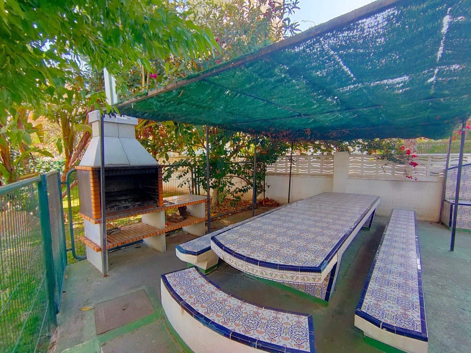 2 soverom Kjedet enebolig til salgs i Benidorm med svømmebasseng - € 229 000 (Ref: 8815446)