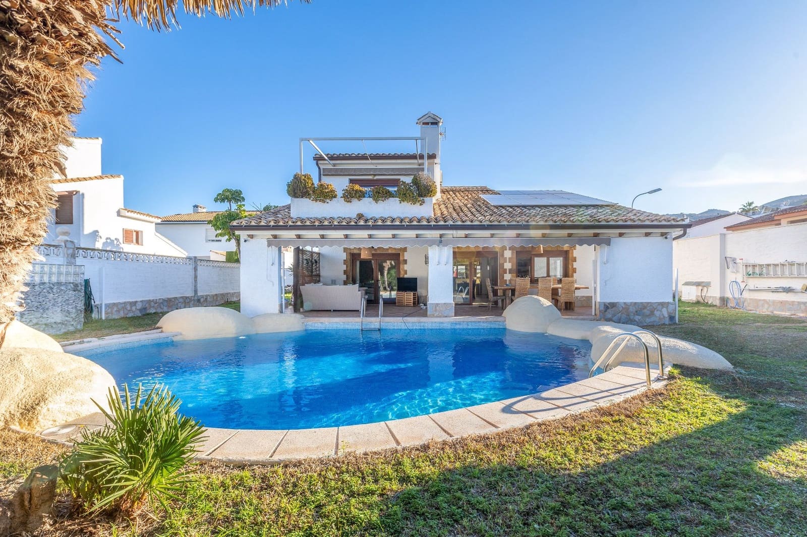 6 sypialnia Willa na sprzedaż w Benidorm z basenem garażem - 795 000 € (Ref: 8845355)