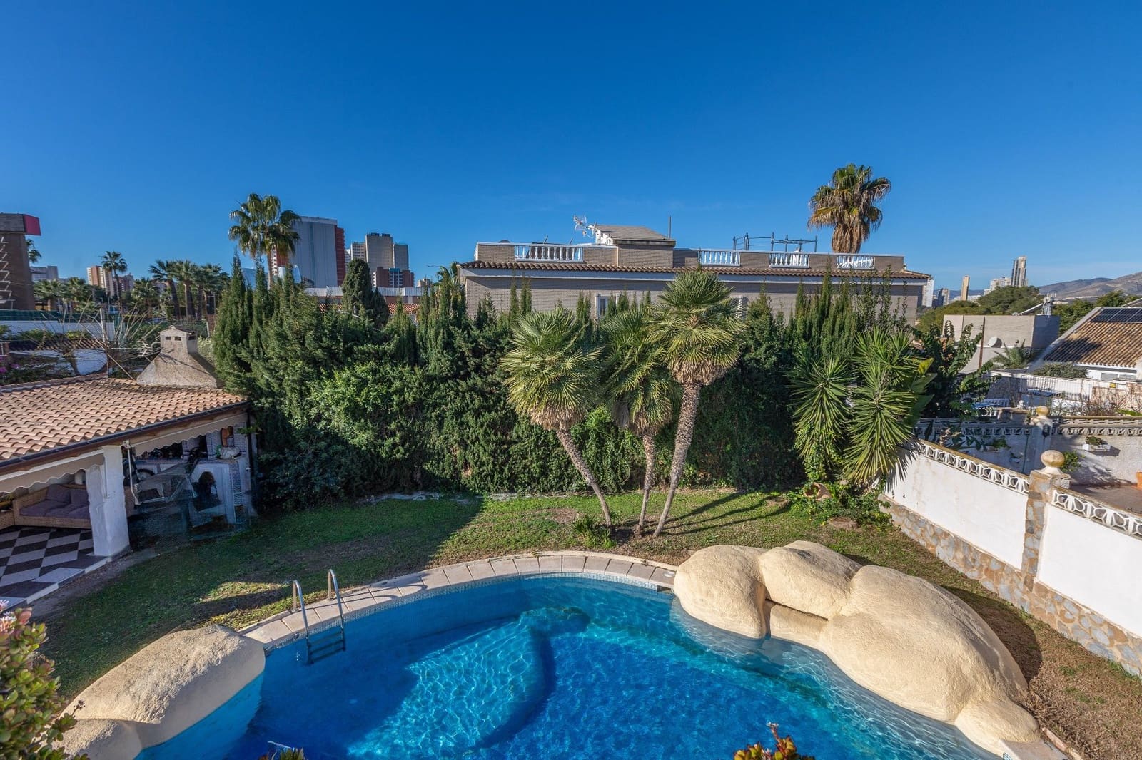 6 sypialnia Willa na sprzedaż w Benidorm z basenem garażem - 795 000 € (Ref: 8845355)