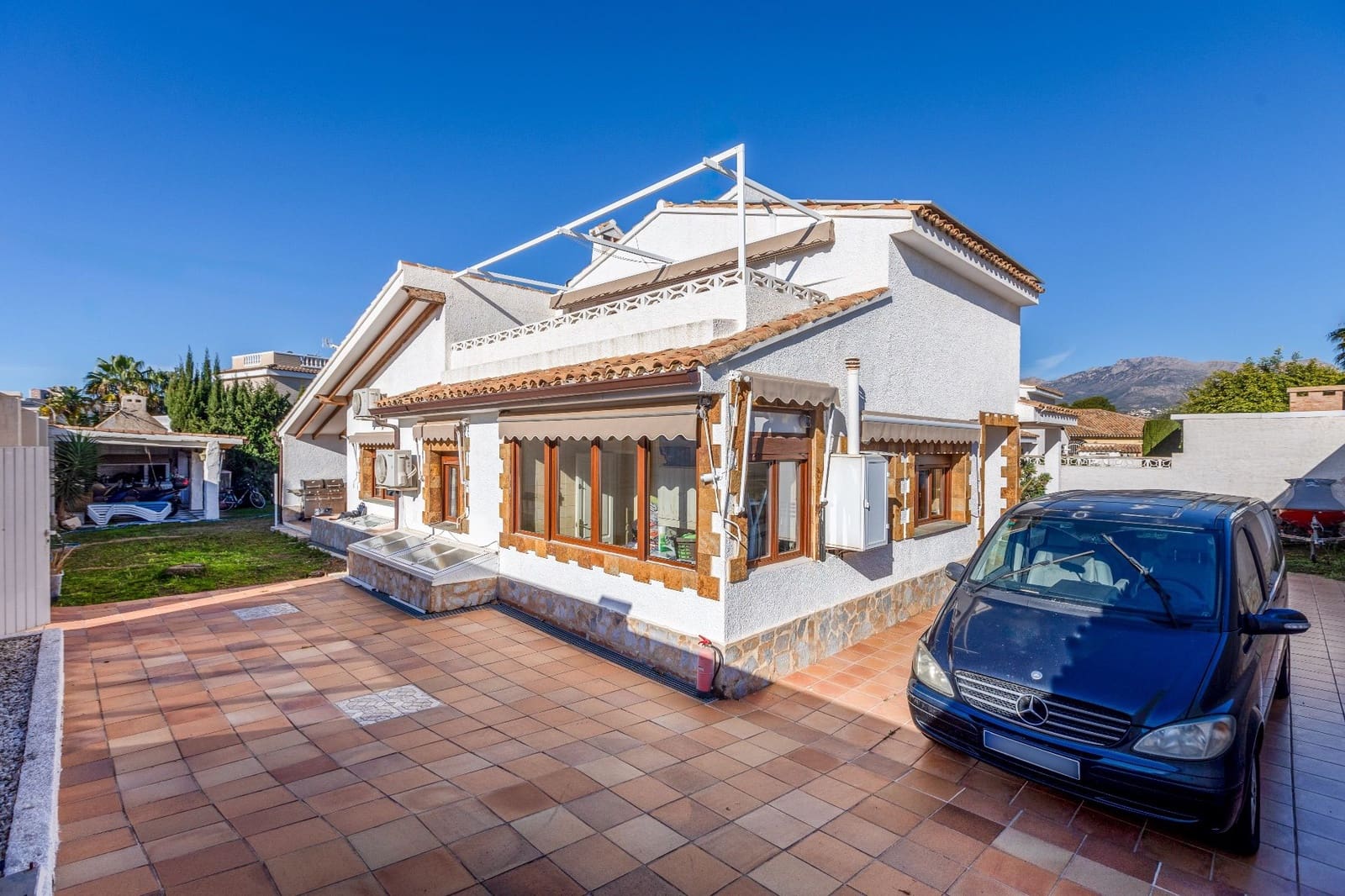 6 sypialnia Willa na sprzedaż w Benidorm z basenem garażem - 795 000 € (Ref: 8845355)