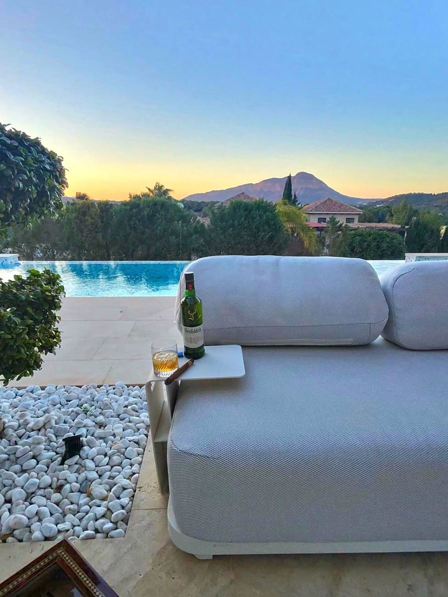 5 bedroom Villa for sale in Javea / Xabia with pool garage - € 2,350,000 (Ref: 8951745)