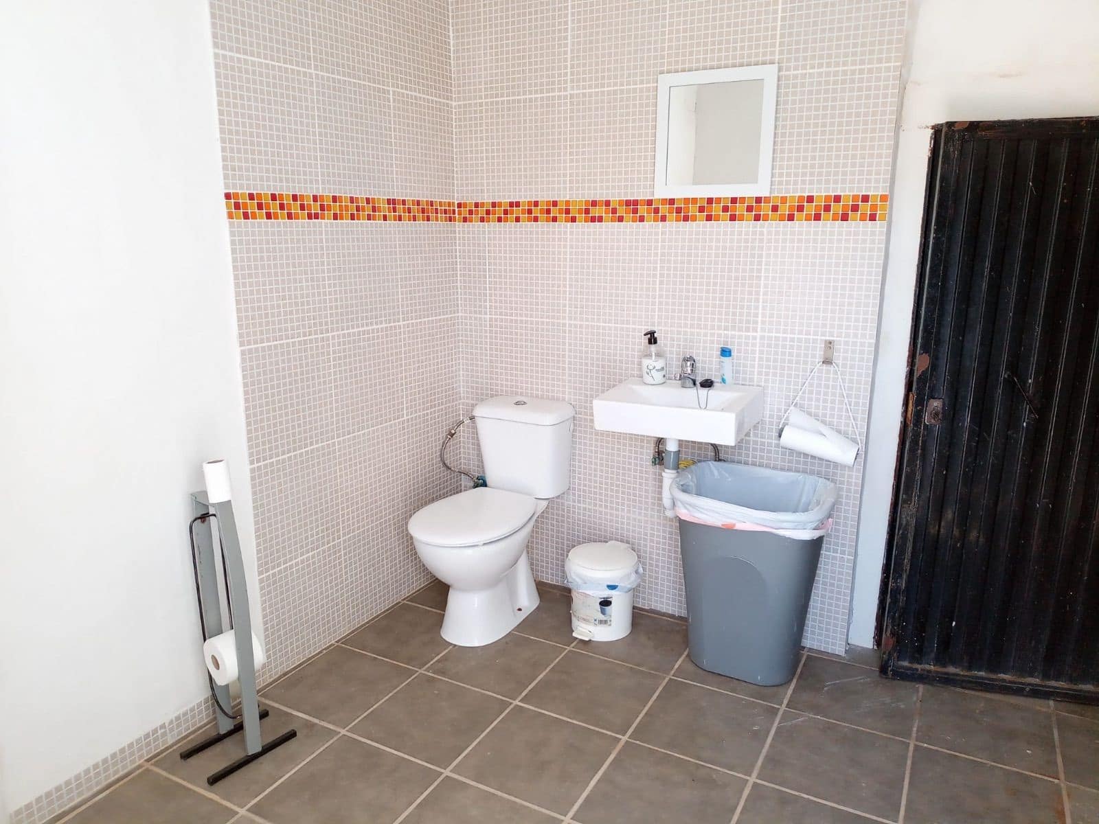 6 sypialnia Finka/Dom wiejski na sprzedaż w Seron z basenem garażem - 345 000 € (Ref: 8960034)