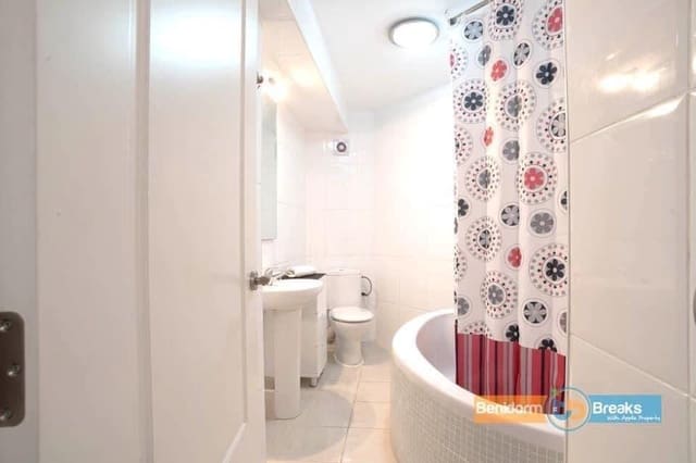 2 soveværelse Lejlighed til leje i Benidorm med swimmingpool garage - € 1.300 (Ref: 9036293)