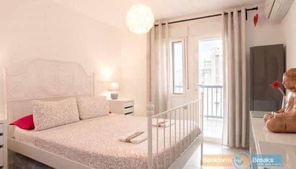 2 soveværelse Lejlighed til leje i Benidorm med swimmingpool garage - € 1.300 (Ref: 9036293)