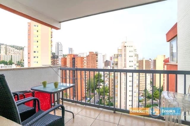 2 soveværelse Lejlighed til leje i Benidorm med swimmingpool garage - € 1.300 (Ref: 9036293)