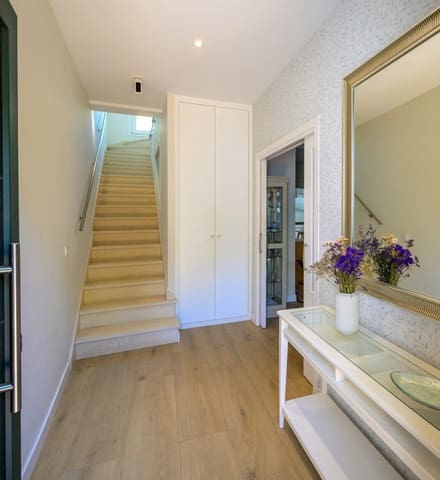 4 bedroom Semi-detached Villa for sale in Heliópolis, Seville city - € 610,000 (Ref: 9042015)