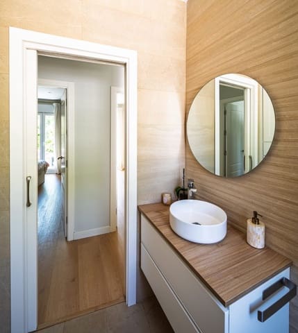 4 bedroom Semi-detached Villa for sale in Heliópolis, Seville city - € 610,000 (Ref: 9042015)