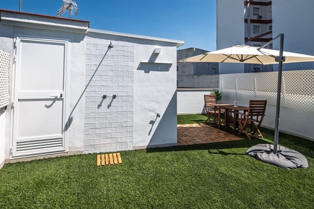 4 bedroom Semi-detached Villa for sale in Heliópolis, Seville city - € 610,000 (Ref: 9042015)