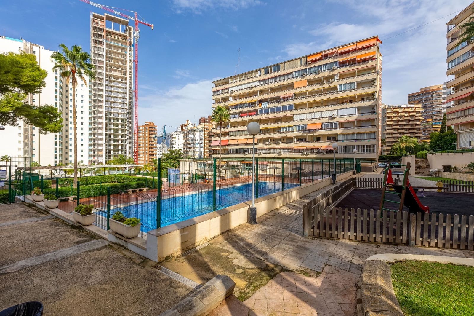 Studio til salgs i Benidorm med svømmebasseng garasje - € 145 000 (Ref: 9064963)