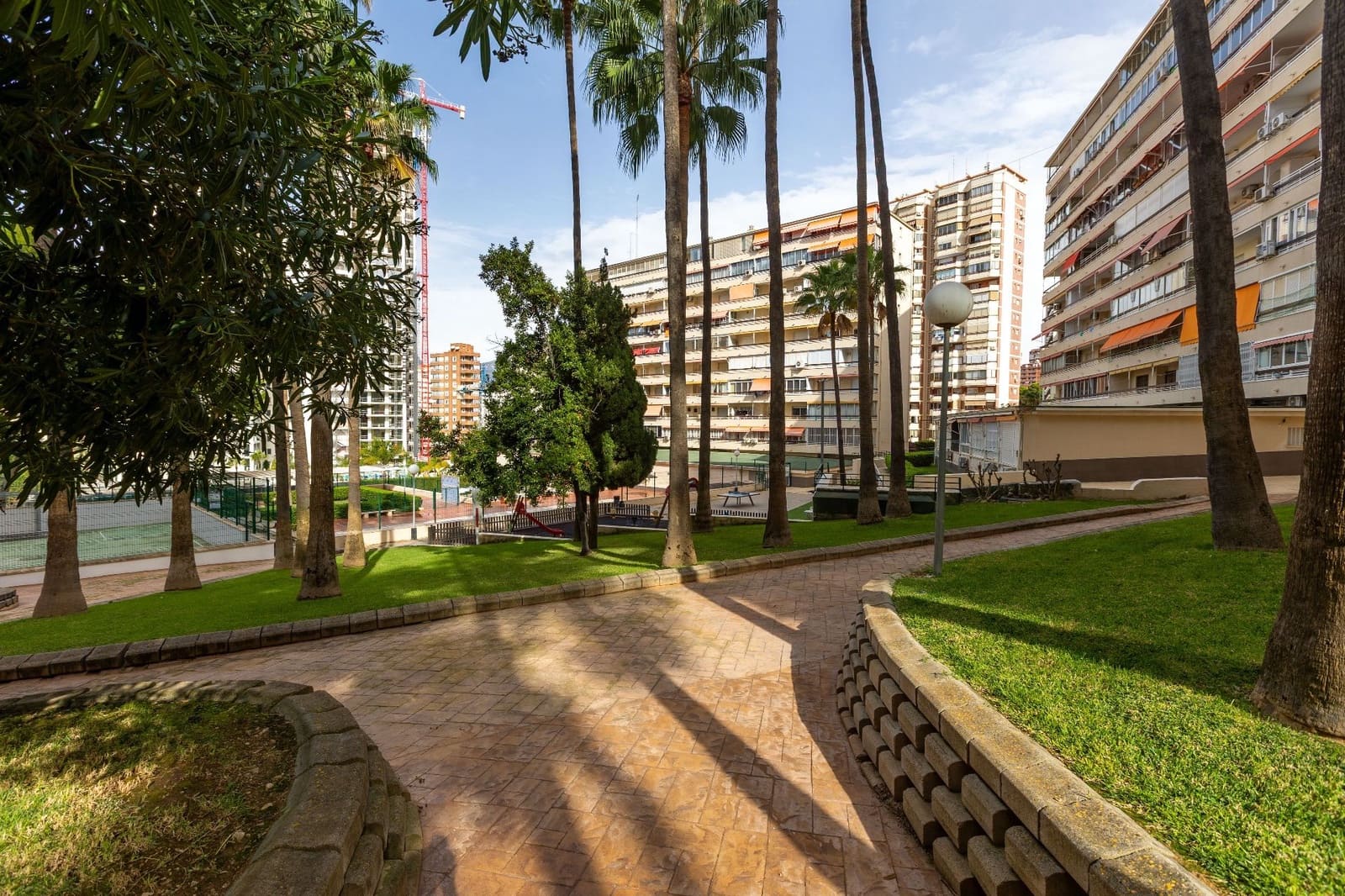 Studio til salgs i Benidorm med svømmebasseng garasje - € 145 000 (Ref: 9064963)