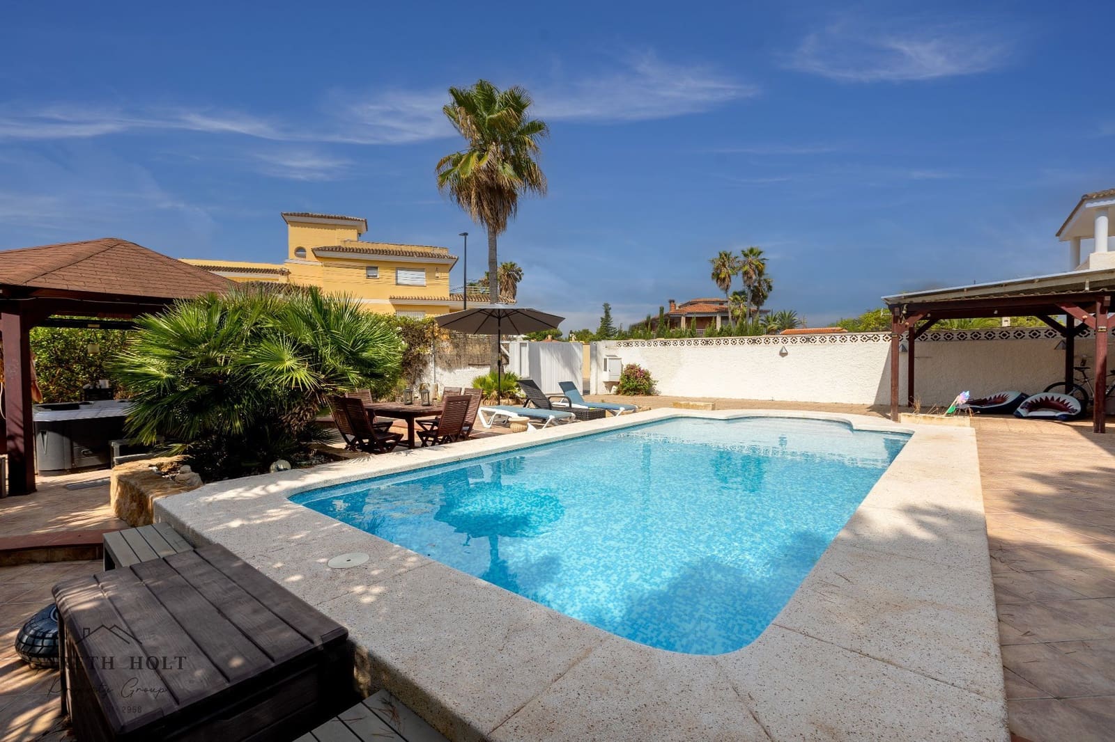 4 bedroom Villa for sale in Albir with pool garage - € 770,000 (Ref: 9118552)
