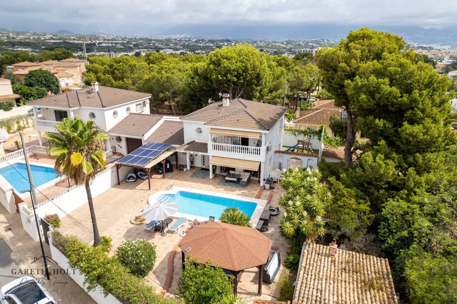 4 bedroom Villa for sale in Albir with pool garage - € 770,000 (Ref: 9118552)