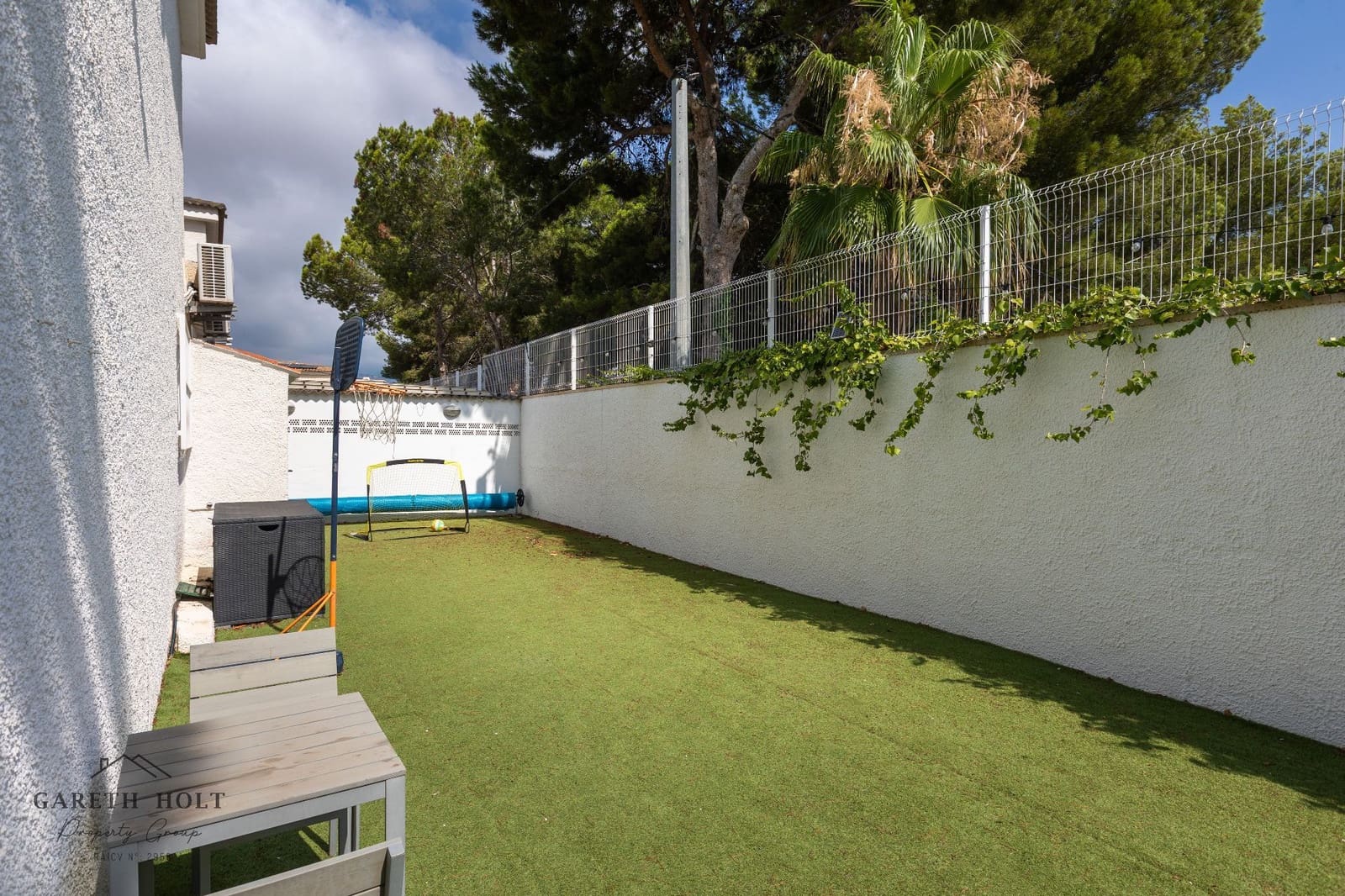 4 bedroom Villa for sale in Albir with pool garage - € 770,000 (Ref: 9118552)